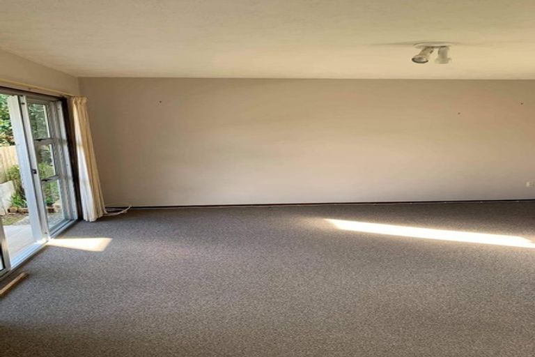 Photo of property in 1/73 Glamorgan Drive, Torbay, Auckland, 0630