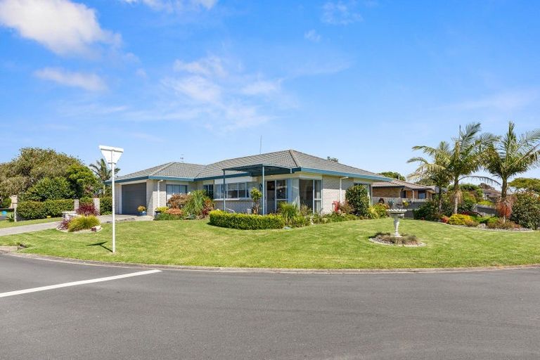 Photo of property in 12 Kentia Avenue, Mount Maunganui, 3116