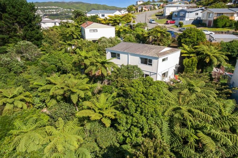Photo of property in 30a Cheltenham Terrace, Newlands, Wellington, 6037