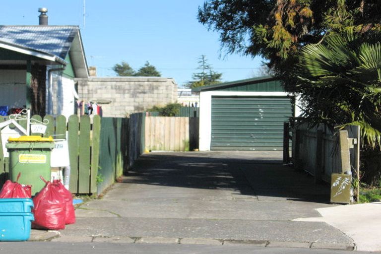 Photo of property in 2/9 Evans Place, Papakura, 2110