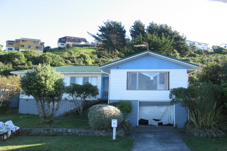 Photo of property in 19 Fairburn Grove, Johnsonville, Wellington, 6037