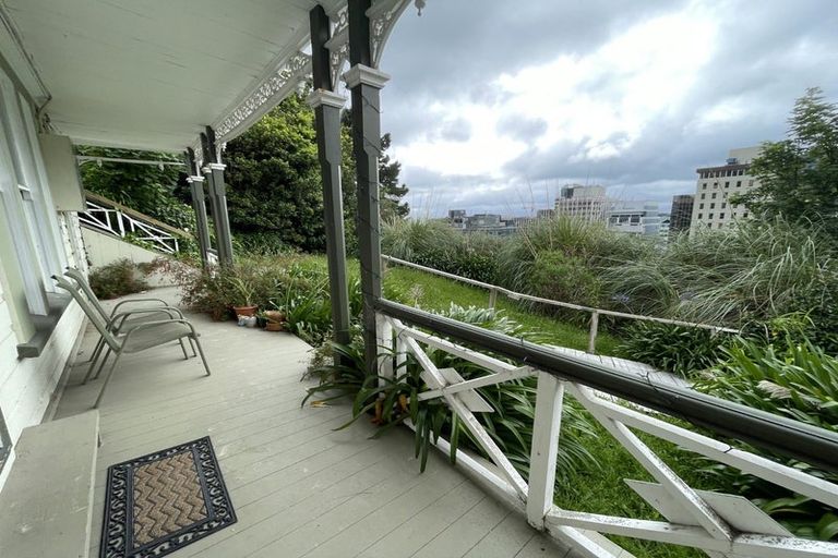 Photo of property in 1/14 Clifton Terrace, Kelburn, Wellington, 6012