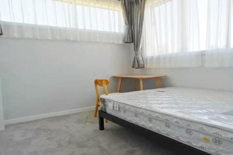 Photo of property in 6 Newport Place, Forrest Hill, Auckland, 0620