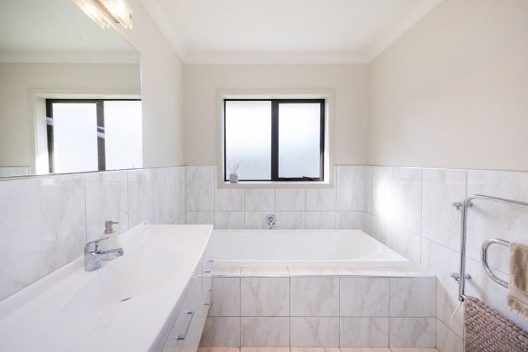 Photo of property in 2 Mayfair Court, Feilding, 4702