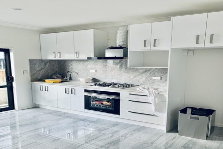 Photo of property in 98 Tir Conaill Avenue, Flat Bush, Auckland, 2019