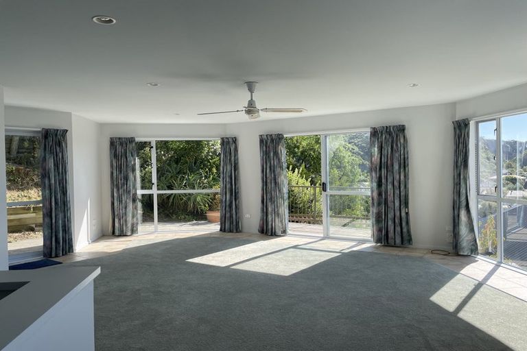 Photo of property in 8 Ball Lane, Redcliffs, Christchurch, 8081