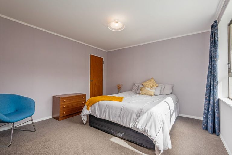 Photo of property in 18 Truscott Grove, Awapuni, Palmerston North, 4412