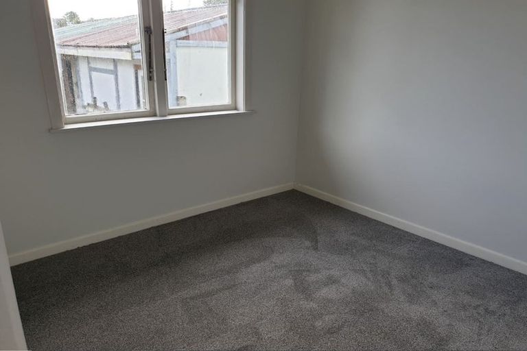 Photo of property in 24 Hinau Street, New Lynn, Auckland, 0600