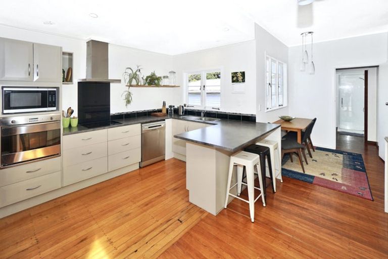 Photo of property in 12 Cameron Road, Te Puke, 3119