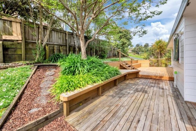 Photo of property in 121b Sunnyside Road, Sunnyvale, Auckland, 0612