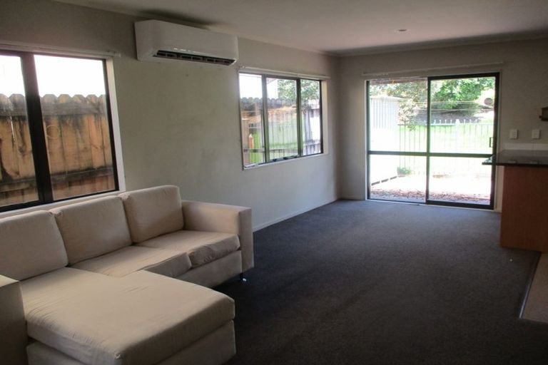 Photo of property in 21/8 Margan Avenue, New Lynn, Auckland, 0600