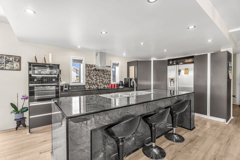 Photo of property in 7 Mermaid Place, Whitianga, 3510