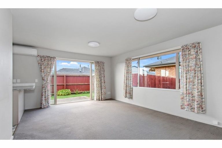Photo of property in 2/318 Waterloo Road, Islington, Christchurch, 8042