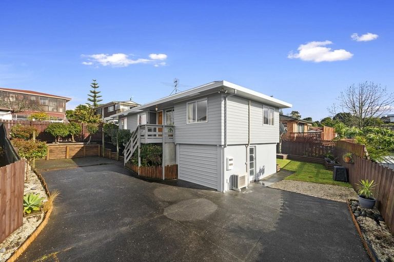 Photo of property in 2/85 Harmel Road, Glendene, Auckland, 0602