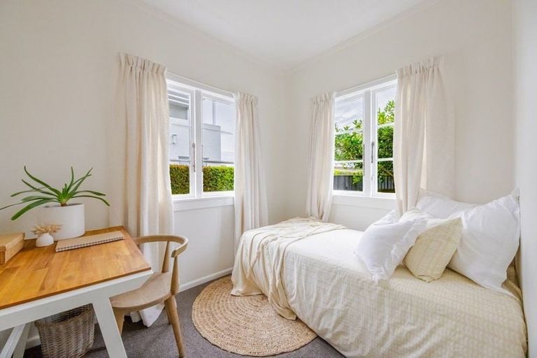 Photo of property in 13 Logan Avenue, Marewa, Napier, 4110