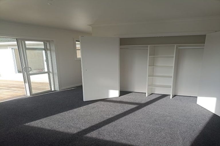 Photo of property in 2/462 East Coast Road, Windsor Park, Auckland, 0630