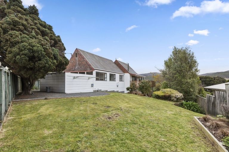 Photo of property in 103 Holborn Drive, Stokes Valley, Lower Hutt, 5019