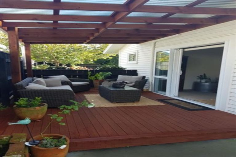 Photo of property in 23 Awanui Street, Merrilands, New Plymouth, 4312