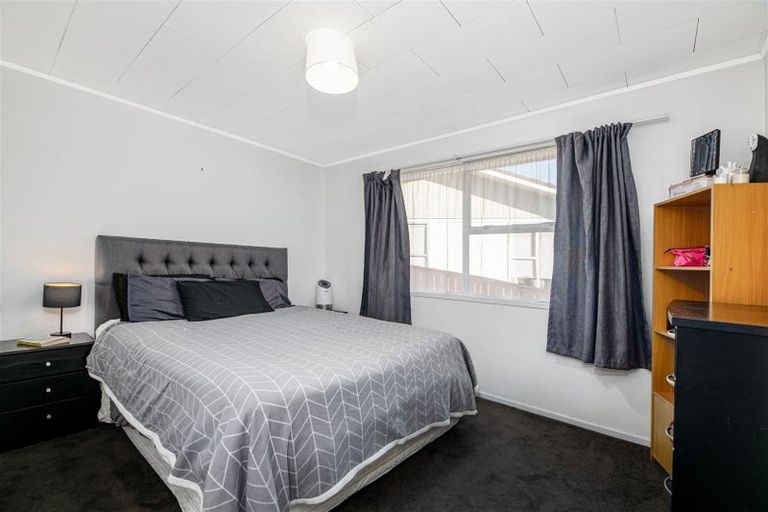 Photo of property in 28 Mawney Road, Henderson, Auckland, 0610