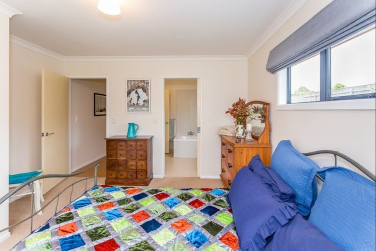Photo of property in 116 Kawiu Road, Levin, 5510