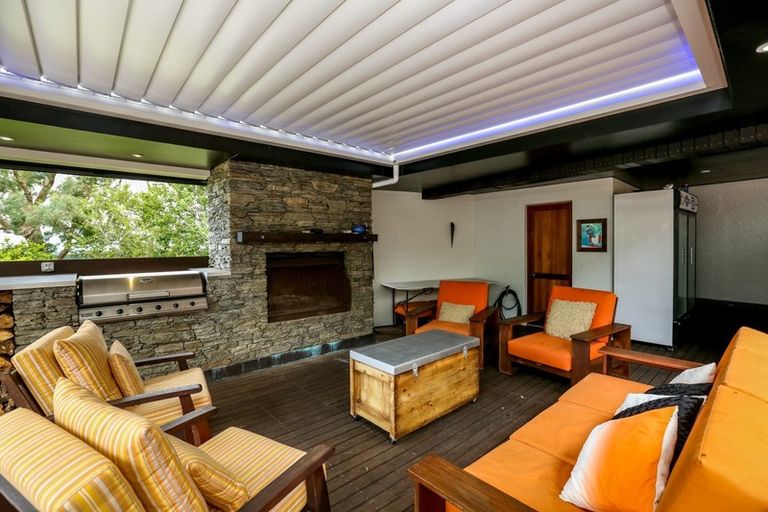 Photo of property in 531 South Road, Omata, New Plymouth, 4374