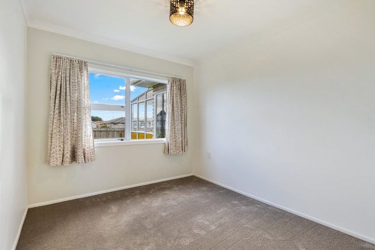 Photo of property in 14 Ferguson Street, Levin, 5510