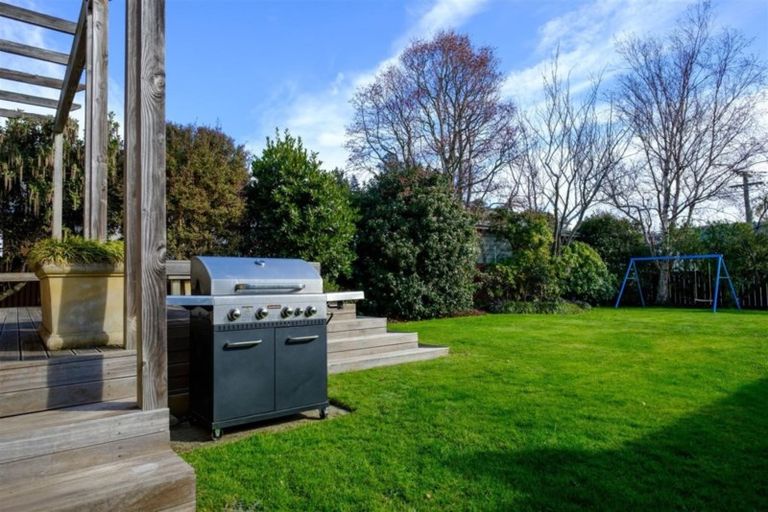 Photo of property in 17 Wycolla Avenue, Saint Clair, Dunedin, 9012