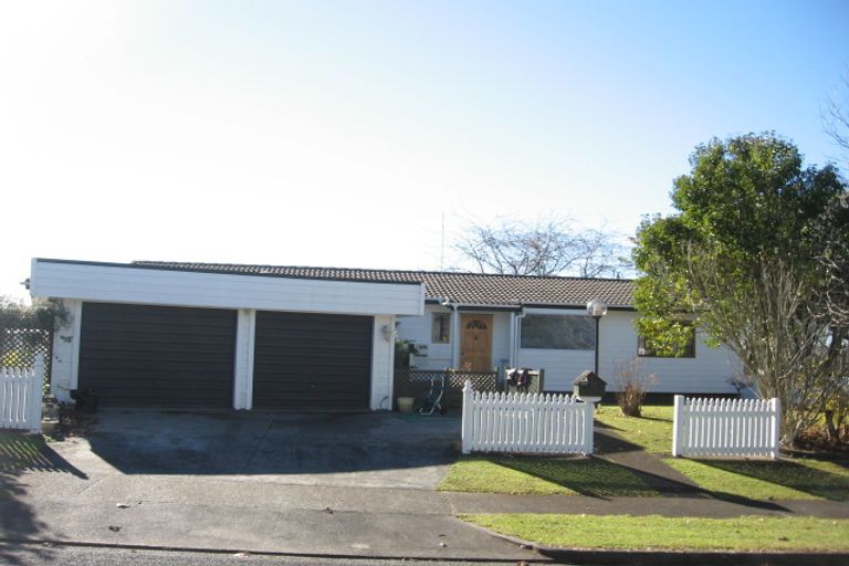 Photo of property in 1 Balmore Place, Wattle Downs, Auckland, 2103