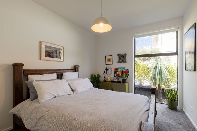 Photo of property in 52 Cunninghams Drive, Jacks Point, Queenstown, 9371