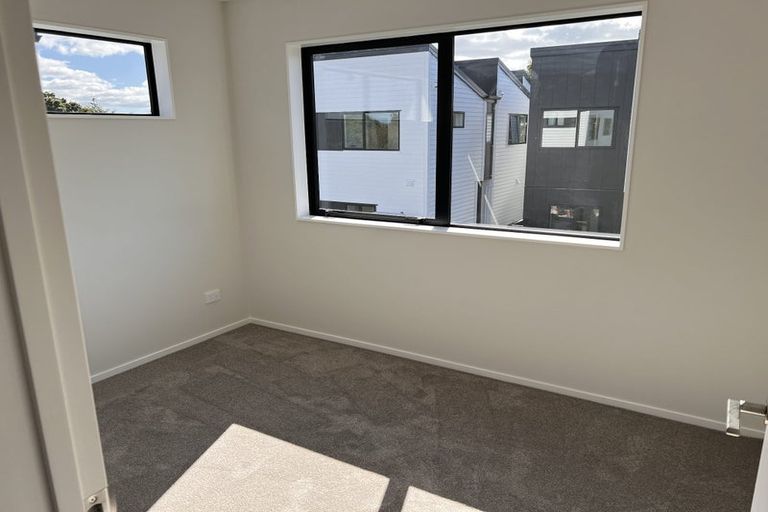 Photo of property in 1/39 Graham Avenue, Te Atatu Peninsula, Auckland, 0610