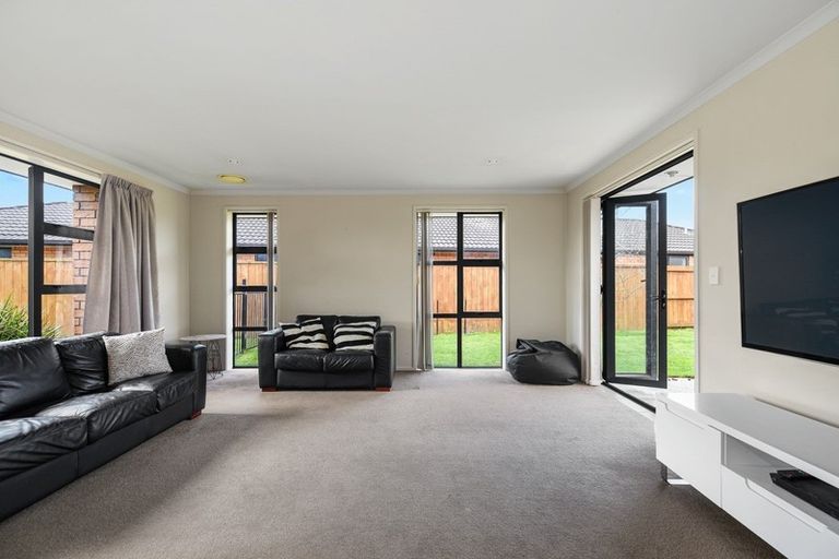 Photo of property in 42 Winchester Place, Rototuna North, Hamilton, 3210