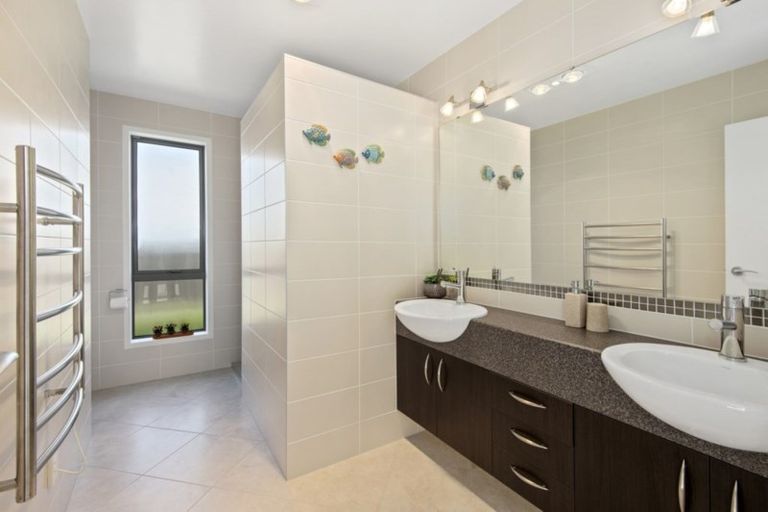 Photo of property in 45 One Tree Point Road, One Tree Point, 0118