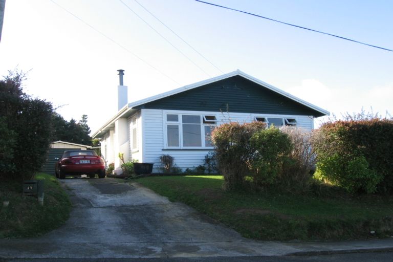 Photo of property in 17 Corlett Road, Plimmerton, Porirua, 5026