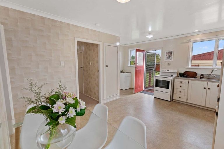 Photo of property in 72 Thatcher Street, Castlecliff, Whanganui, 4501