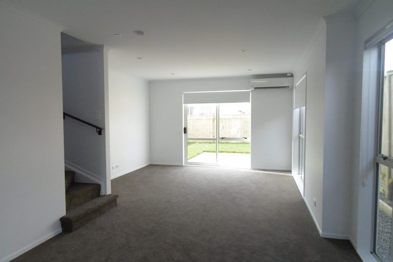 Photo of property in 7 Forbes Mccammon Drive, Swanson, Auckland, 0614