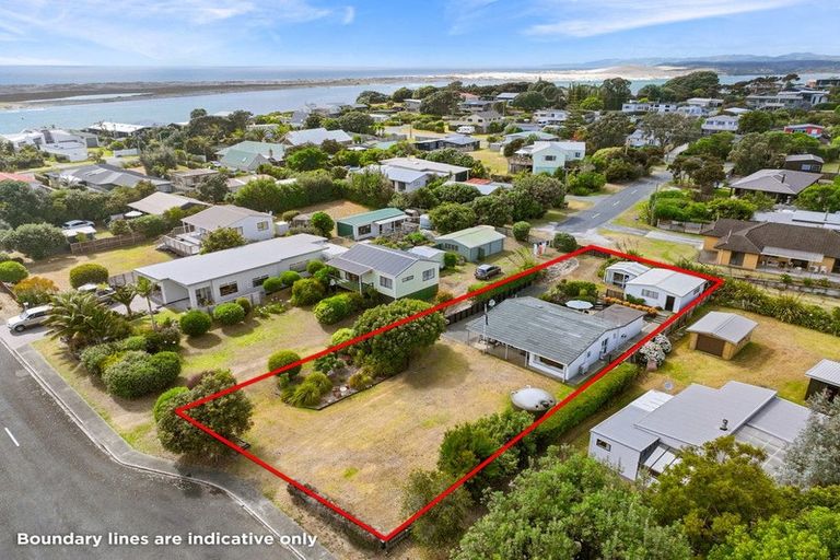 Photo of property in 11 Pinewood Place, Mangawhai Heads, Mangawhai, 0505