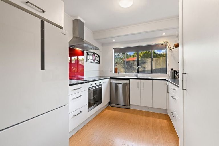 Photo of property in 2/3 Skilling Place, Farm Cove, Auckland, 2012