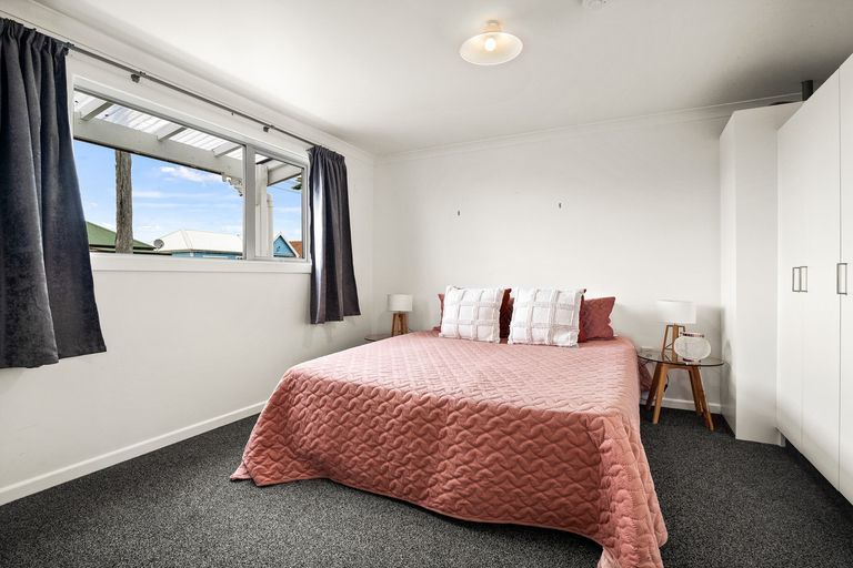 Photo of property in 272 Oxford Street, South Dunedin, Dunedin, 9012