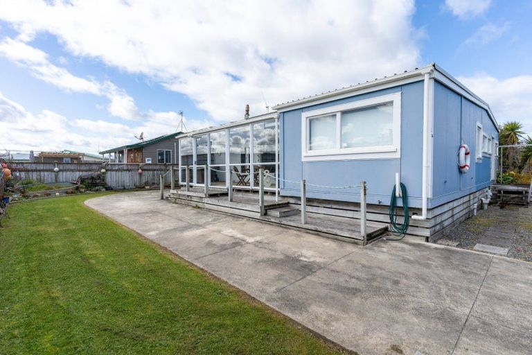 Photo of property in 2a Andresen Street, Foxton Beach, Foxton, 4815