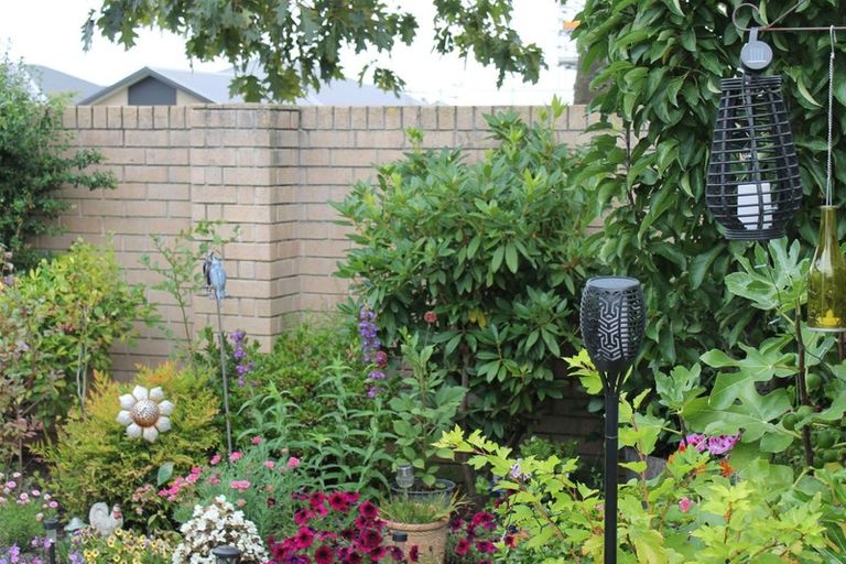 Photo of property in Yaldhurst Courts, 1/372 Yaldhurst Road, Russley, Christchurch, 8042