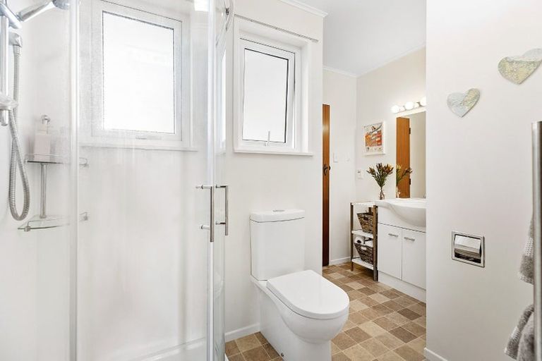 Photo of property in 4 Laidlaw Way, Karori, Wellington, 6012