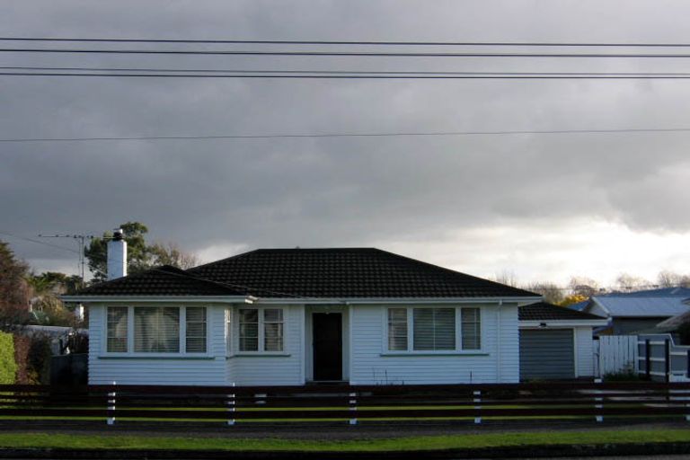 Photo of property in 23 Cambridge Terrace, Masterton, 5810