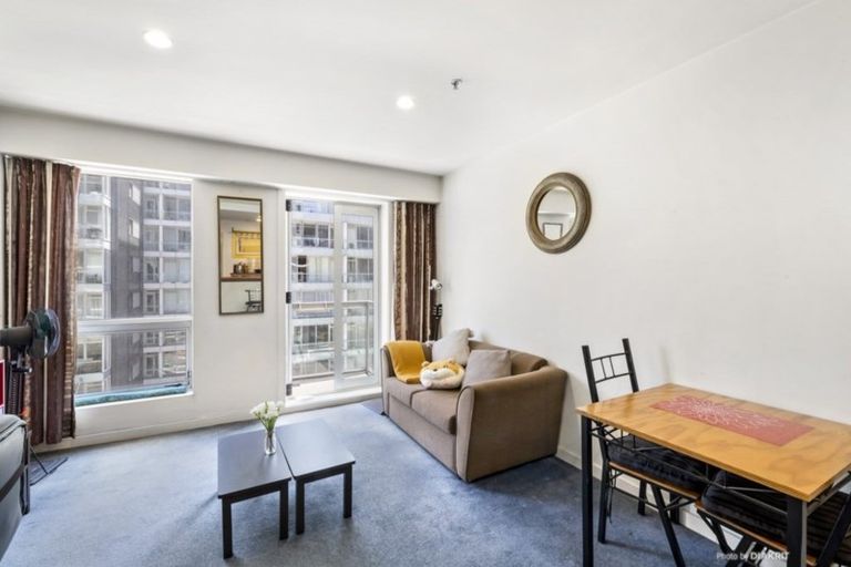Photo of property in Terrace Heights Apartments, 5b/163 The Terrace, Wellington Central, Wellington, 6011
