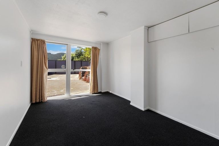 Photo of property in 5 Chilton Drive, Paraparaumu, 5032