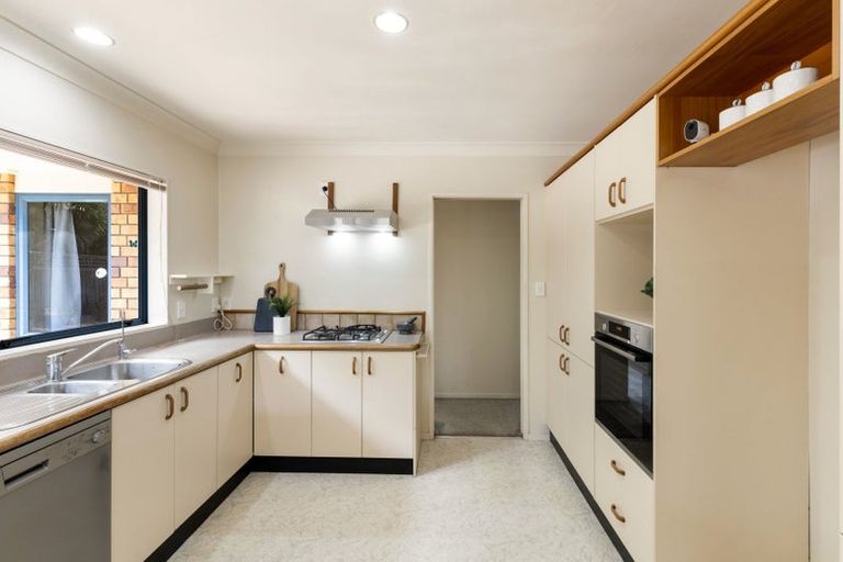 Photo of property in 22 Bouverie Crescent, Flagstaff, Hamilton, 3210