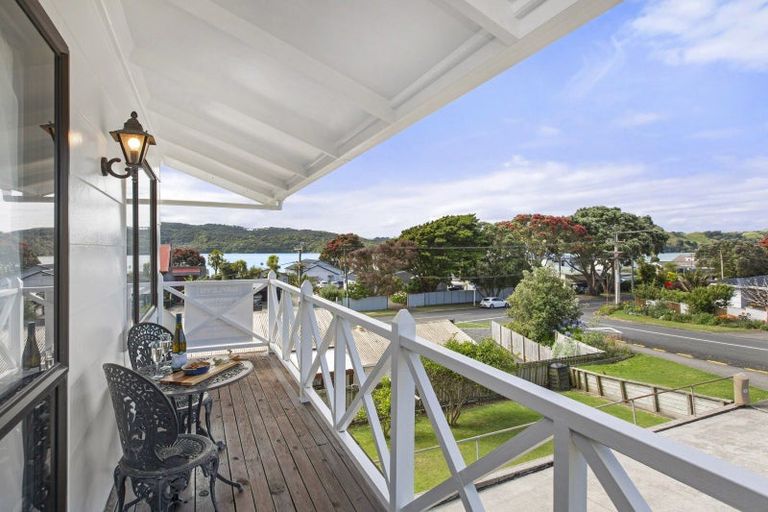 Photo of property in 51 Wallis Street, Raglan, 3225