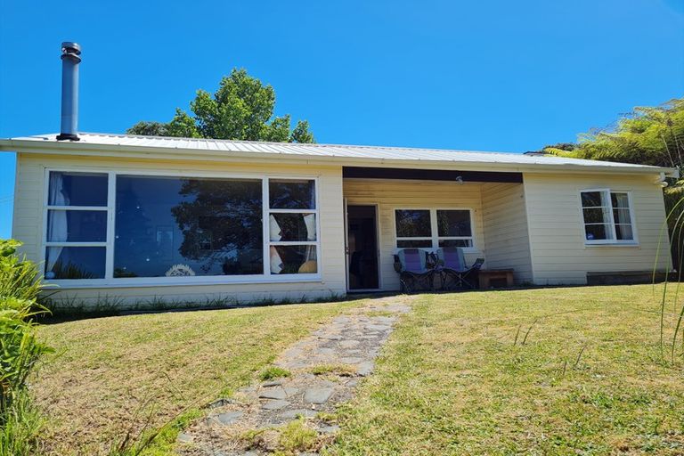 Photo of property in 65 Howard Road, Orere Point, Papakura, 2585