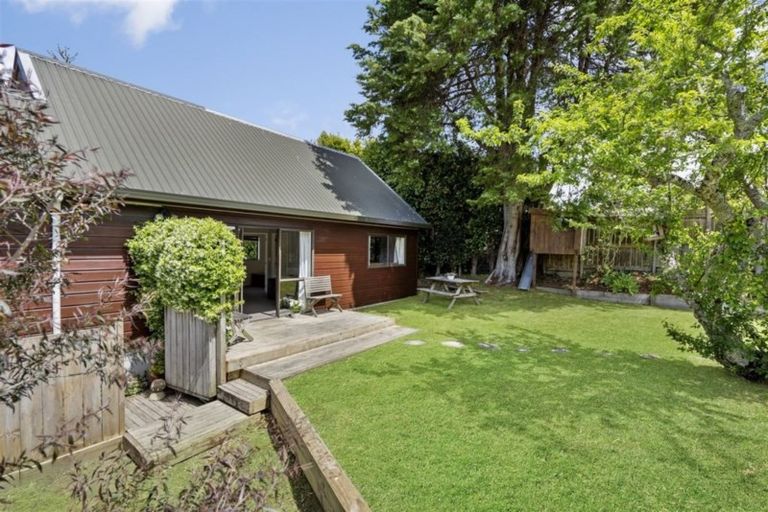 Photo of property in 34a Lauderdale Road, Birkdale, Auckland, 0626