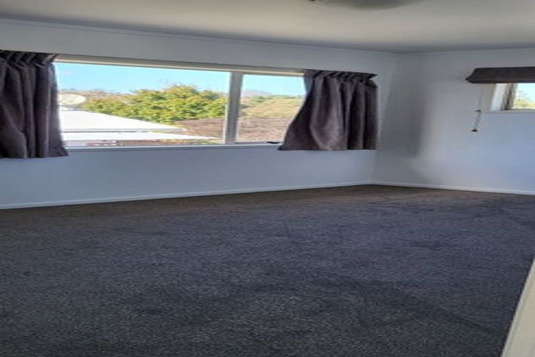 Photo of property in 14 Woodstock Road, Forrest Hill, Auckland, 0620