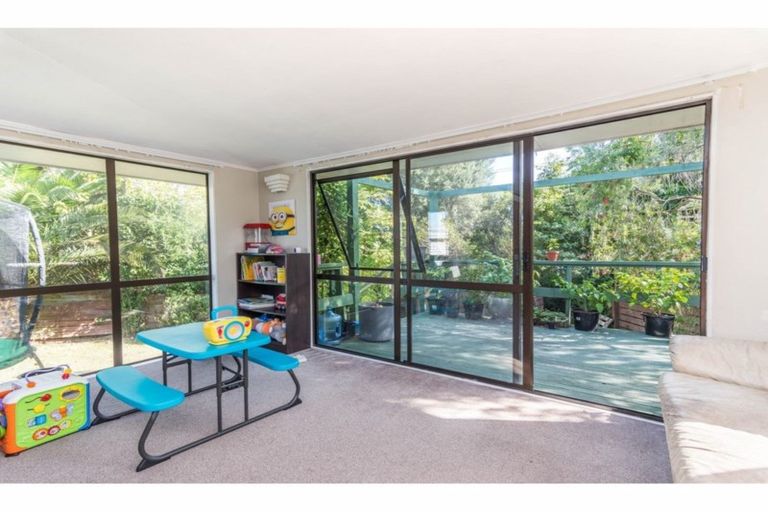 Photo of property in 63 Oreil Avenue, West Harbour, Auckland, 0618